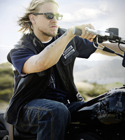 Charlie Hunnam magic mug #G528948