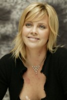 Charlize Theron Longsleeve T-shirt #1436137