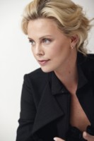 Charlize Theron Longsleeve T-shirt #1436141