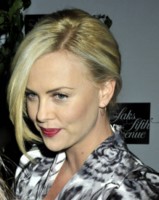 Charlize Theron magic mug #G291360