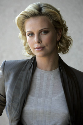 Charlize Theron Poster 2058391