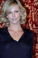 Charlize Theron Sweatshirt #2058407