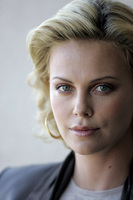 Charlize Theron Sweatshirt #2058536
