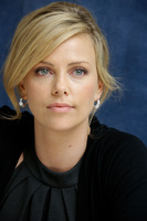 Charlize Theron Sweatshirt #2277216