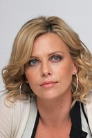 Charlize Theron Sweatshirt #2285036