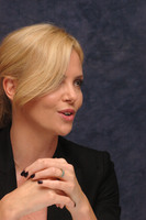 Charlize Theron Sweatshirt #2285042