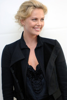 Charlize Theron Sweatshirt #2320317
