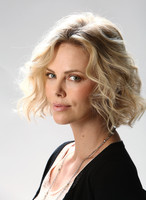 Charlize Theron t-shirt #2330348