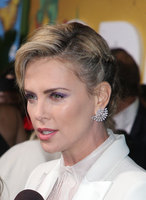 Charlize Theron mug #G1471957