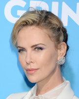 Charlize Theron Sweatshirt #3229902