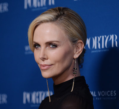 Charlize Theron puzzle 3780474