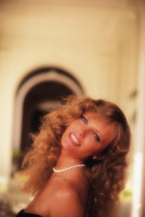 Cheryl Tiegs Longsleeve T-shirt #2640378