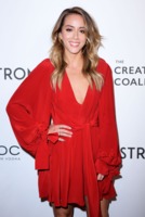 Chloe Bennet mug #G2509361