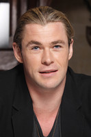 Chris Hemsworth Tank Top #2157691