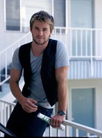 Chris Hemsworth Longsleeve T-shirt #2189531
