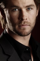 Chris Hemsworth Longsleeve T-shirt #2189539