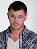 Chris Hemsworth Longsleeve T-shirt #2189543