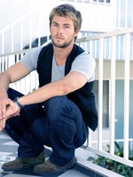 Chris Hemsworth t-shirt #2189544