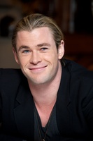 Chris Hemsworth Longsleeve T-shirt #2224047