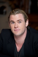 Chris Hemsworth Sweatshirt #2224061