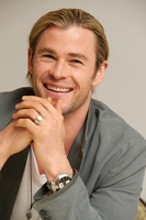 Chris Hemsworth Sweatshirt #2241719