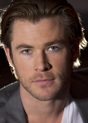 Chris Hemsworth stickers 2353222