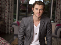 Chris Hemsworth mug #G677453