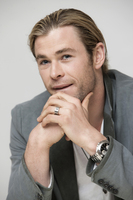 Chris Hemsworth Sweatshirt #2365003