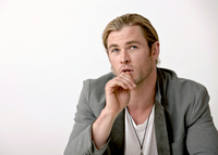 Chris Hemsworth Longsleeve T-shirt #2365023
