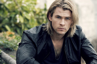 Chris Hemsworth Sweatshirt #2376457