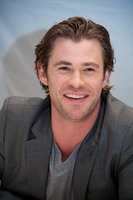 Chris Hemsworth Longsleeve T-shirt #2433057