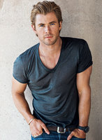 Chris Hemsworth Sweatshirt #2460158