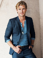 Chris Hemsworth Sweatshirt #2460161
