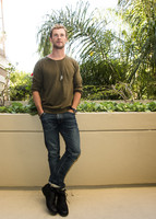 Chris Hemsworth Longsleeve T-shirt #2464594