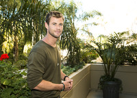 Chris Hemsworth Sweatshirt #2464610
