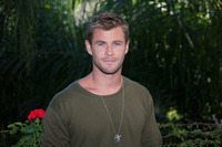 Chris Hemsworth Sweatshirt #2464617