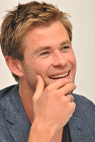 Chris Hemsworth tote bag #G803383