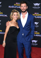 Chris Hemsworth Sweatshirt #2779251