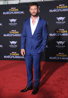 Chris Hemsworth Sweatshirt #2779279