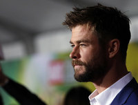 Chris Hemsworth Sweatshirt #2779291