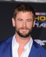 Chris Hemsworth mug #G1021391