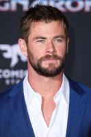 Chris Hemsworth Longsleeve T-shirt #2779316