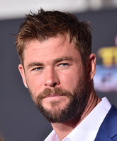 Chris Hemsworth Longsleeve T-shirt #2779319