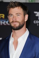 Chris Hemsworth Longsleeve T-shirt #2779328