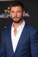 Chris Hemsworth Sweatshirt #2779336