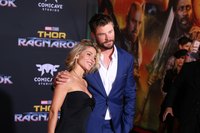 Chris Hemsworth Longsleeve T-shirt #2779339