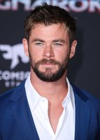 Chris Hemsworth hoodie #2779352