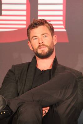 Chris Hemsworth mug #G1021452