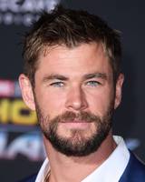 Chris Hemsworth Longsleeve T-shirt #2779366