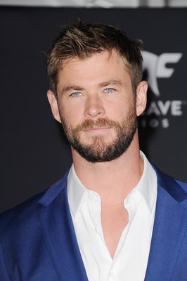 Chris Hemsworth Mouse Pad 2779373